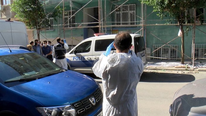 Bayrampaşa'da annesini öldüren şahıs polise teslim oldu