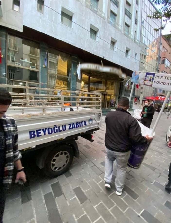 Beyoğlu'nda 'Kaçak Tur' stantlarına ceza yağdı
