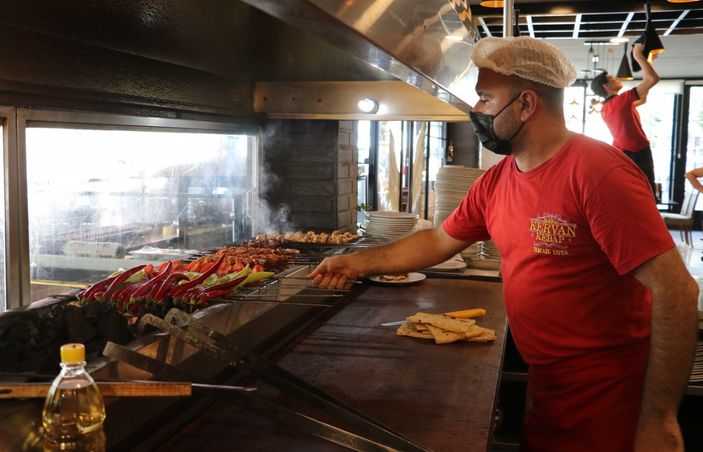 i Yüksek maaşlara çalışan bulamayan işverenler sitem etti