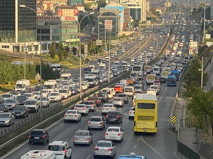 İstanbul'da haftanın ilk iş günü