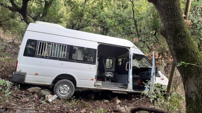 Osmaniye’de öğrenci servisi kamyonetle çarpıştı: 10 yaralı