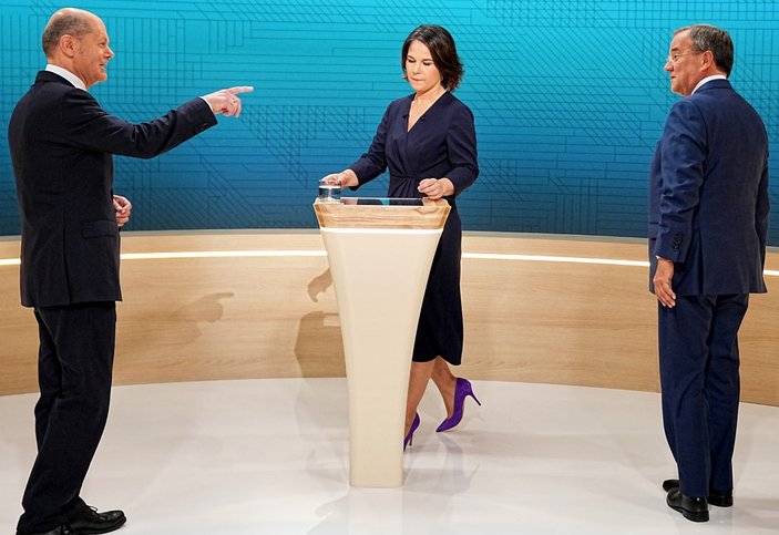 Almanya'da başbakan adayları, canlı yayında tartıştı