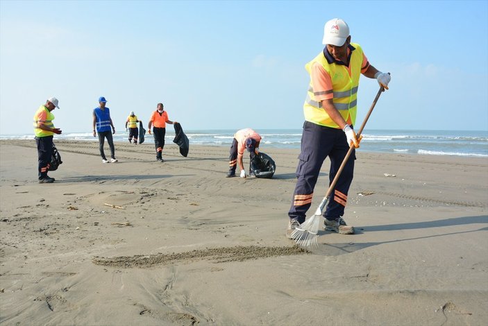 Mersin'de, Suriye kaynaklı petrol sızıntısı temizlendi