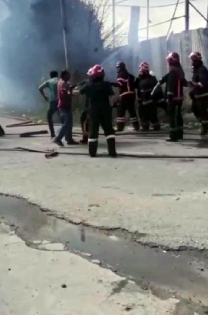 Sakarya'da yangına müdahale eden itfaiyecilere saldırı