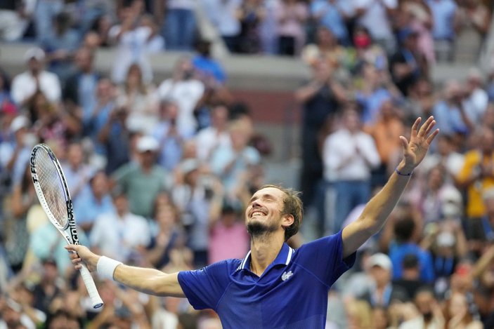 ABD Açık'ta Djokovic'i yenen Medvedev şampiyon