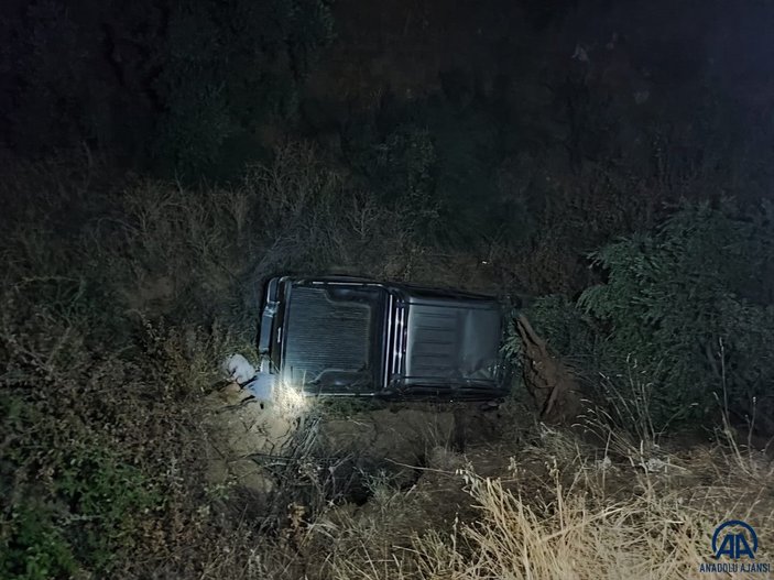 Aydın'da uçuruma devrilen kamyonetin sürücüsü hayatını kaybetti