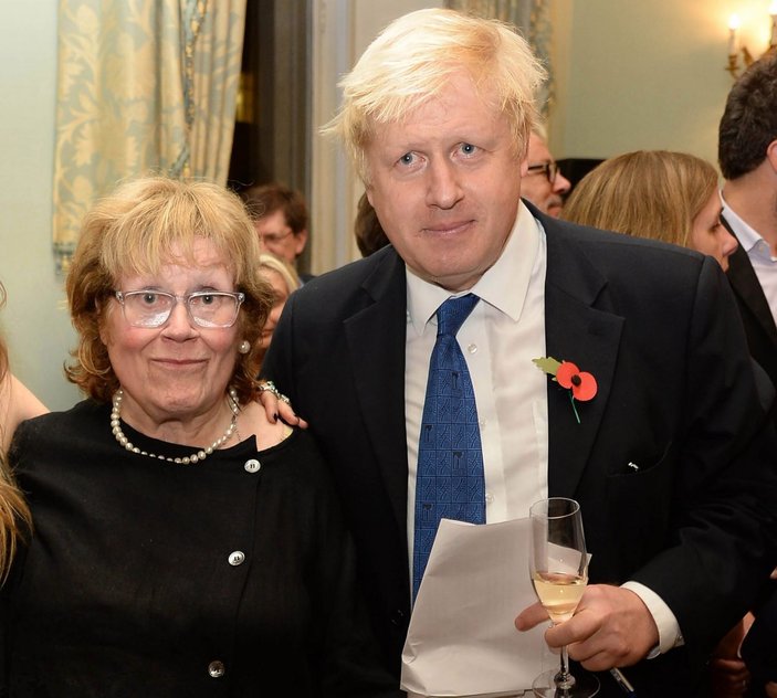 İngiltere Başbakanı Boris Johnson'ın annesi öldü