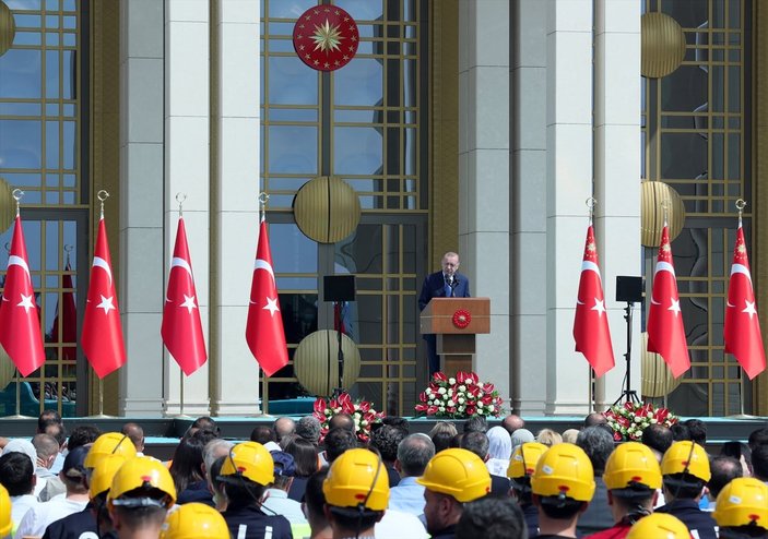Cumhurbaşkanı Erdoğan, Beştepe'de işçilerle buluştu