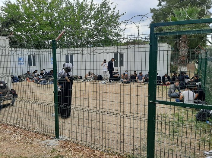 İzmir'de, 161 kaçak göçmen yakalandı