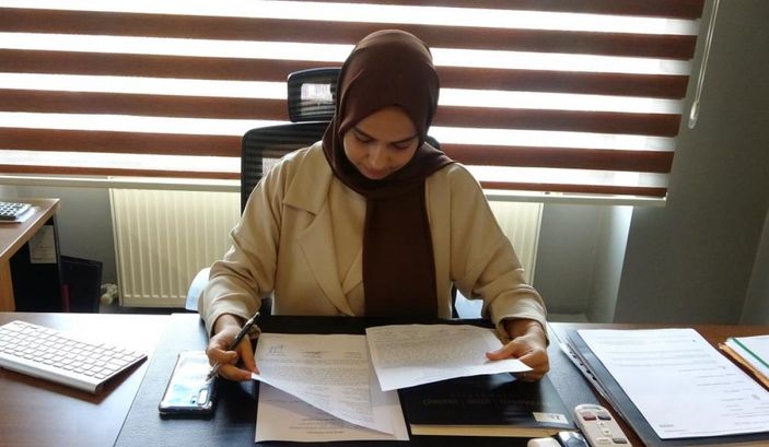 i Kocaeli'de yol ortasında aracından inen kadın sürücü, hemcinsine saldırdı