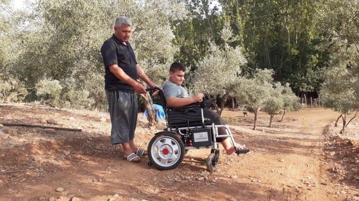 Osmaniye'de yürüme engelli olan genç çocuk, yetkililerden yol istiyor