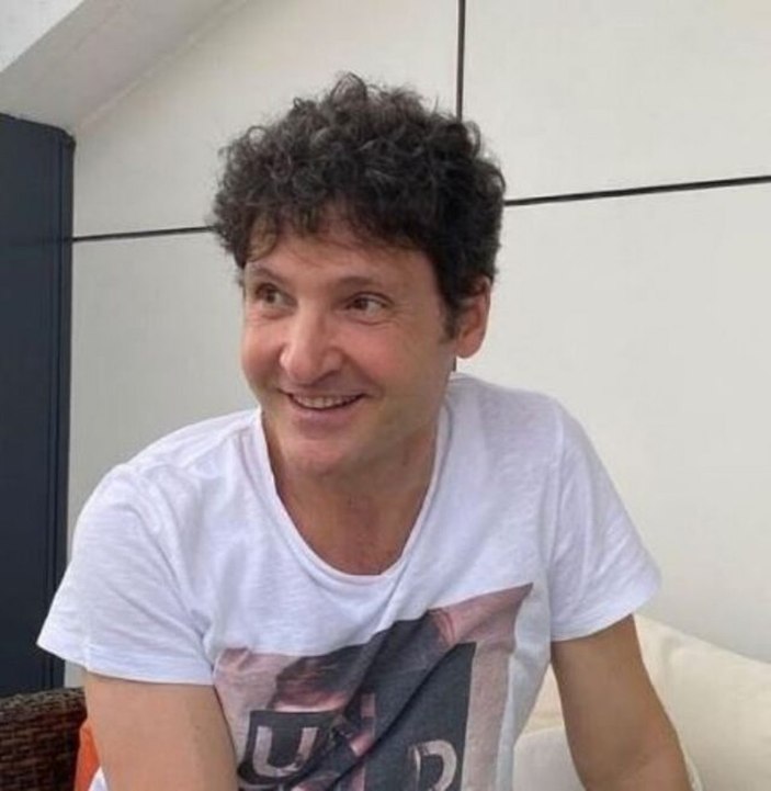 Kızı 7 kez ameliyat olmuştu! Sinan Özen keyif kahvesini denizde içti