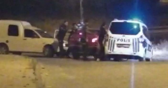 Arnavutköy’de, yabancı uyruklu ehliyetsiz sürücü polise yakalandı