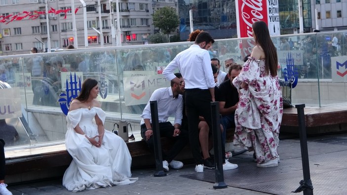 Yabancı çiftler, düğün fotoğrafı için Taksim'i tercih etmeye başladı