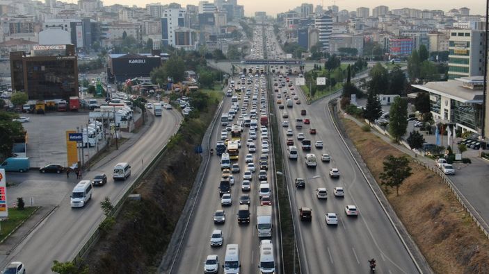 İstanbul'da trafik yoğunluğu yüzde 60'ı gördü