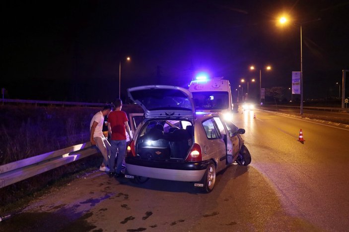Sakarya'da kaza yapan alkollü sürücü hastaneye gitmeyi reddetti
