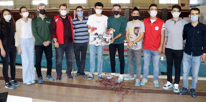 Erzurum'da lise öğrencileri insansız su altı aracı tasarladı
