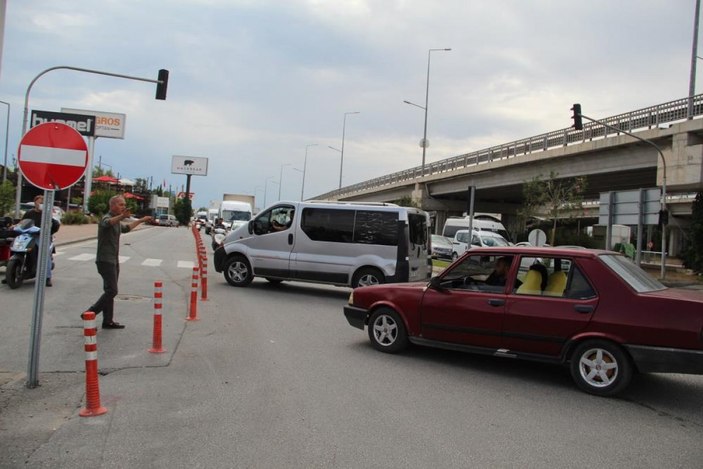 Antalyalılar yolun tek yöne düşürülmesine tepki gösterdi