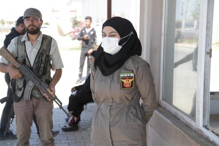 Türkiye'nin Suriye'de eğittiği kadın polisler görevde