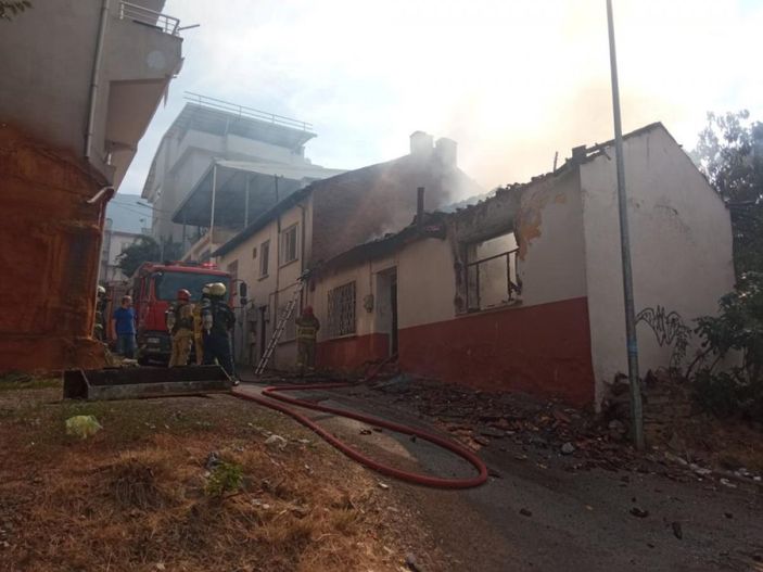 Bursa'da kullanılmayan ahşap evi yakan tinerci izini kaybettirdi