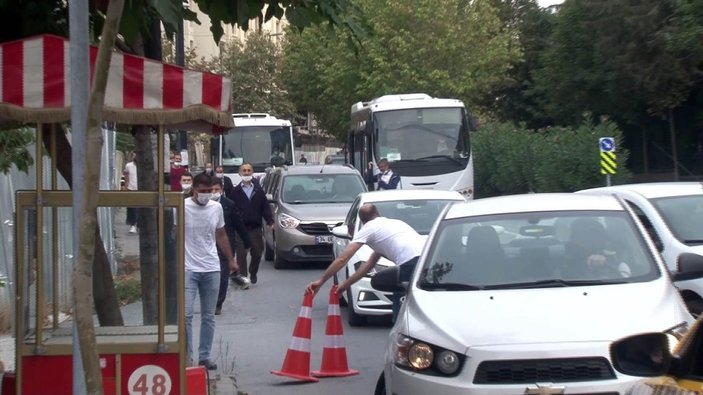 Bahçelievler’de İBB metro inşaatı yanındaki yol çöktü