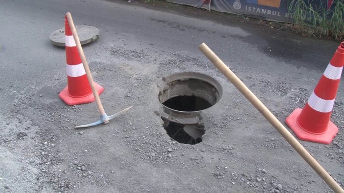 Bahçelievler’de İBB metro inşaatı yanındaki yol çöktü