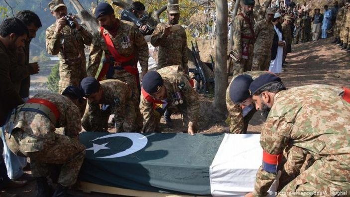 Pakistan'da çatışma: 7 asker hayatını kaybetti
