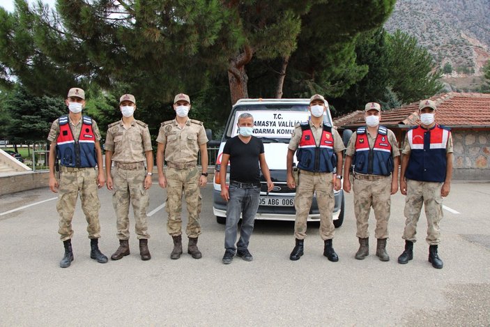 Amasya’da, pikabı çalınan adamı jandarma sevindirdi