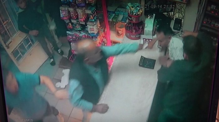 Sultangazi’de, akraba marketçiler arasında silahlı müşteri kapma kavgası