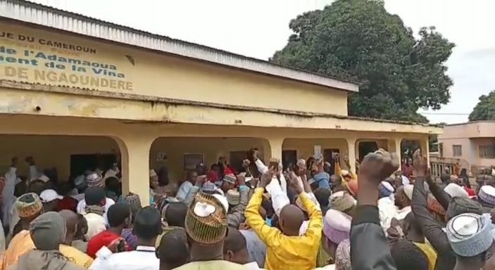 Kamerun'da Müslümanlara haç kolyesi takın baskısı