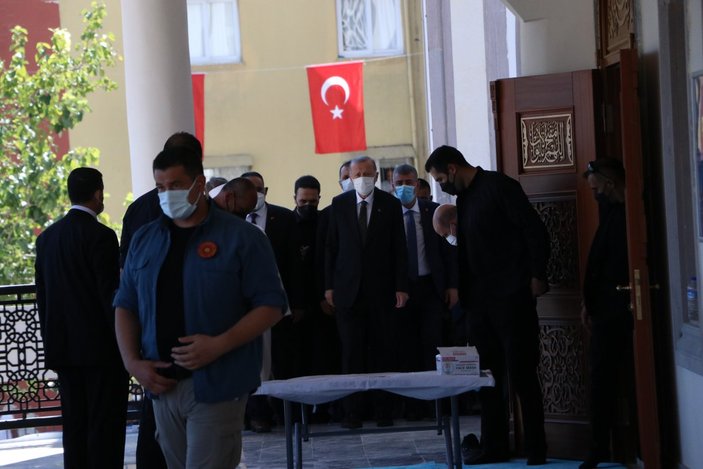 Cumhurbaşkanı Erdoğan, cuma namazını Mersin'de kıldı