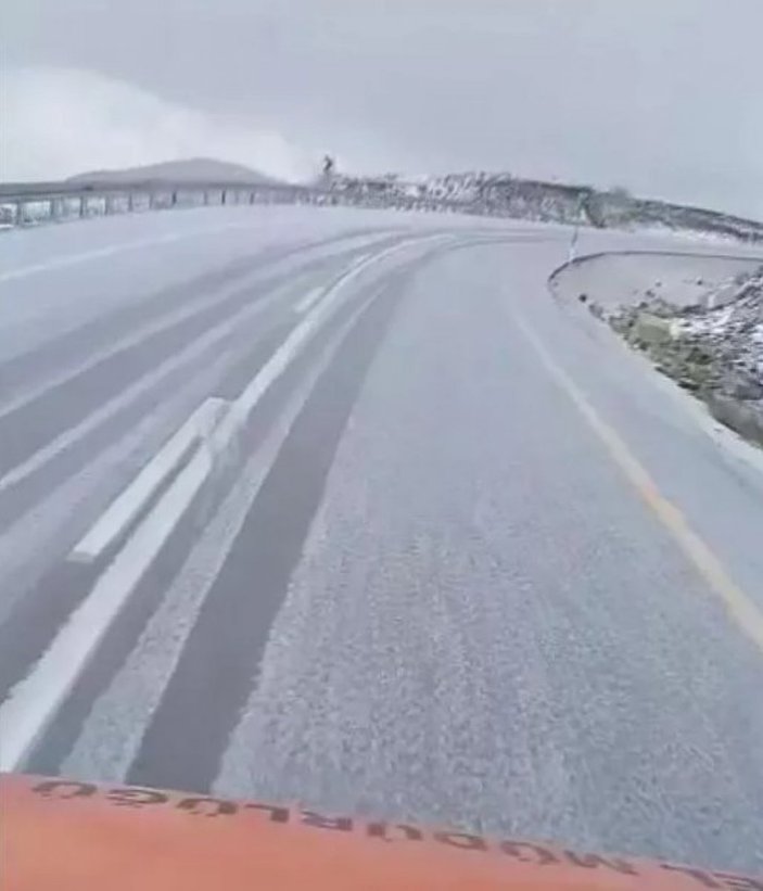 Erzurum'a ilk kar düştü