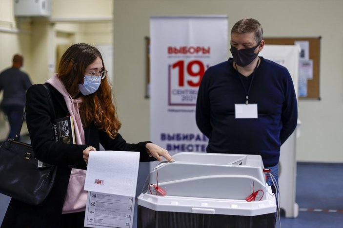 Karantinadaki Vladimir Putin, seçimlerde internet üzerinden oy kullandı
