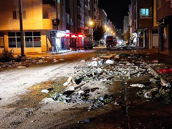 Eskişehir'de pazarın ardından geriye çöpler kaldı