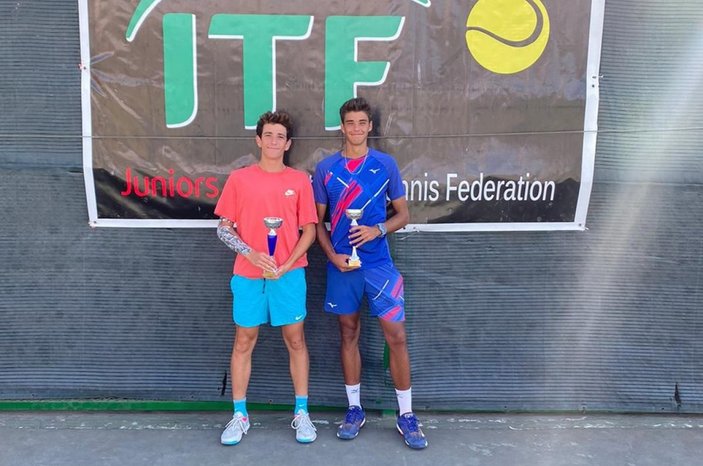 Genç tenisçiler Bakü'de şampiyon