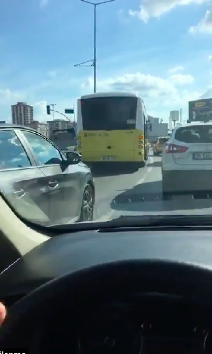 İstanbul'da arızalanan İETT, trafiği kilitledi