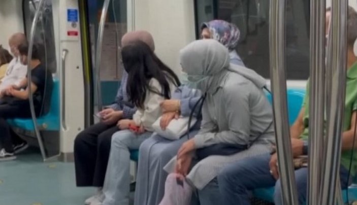 Marmaray'ın makinisti, taşkınlık yapan yolcuları uyardı