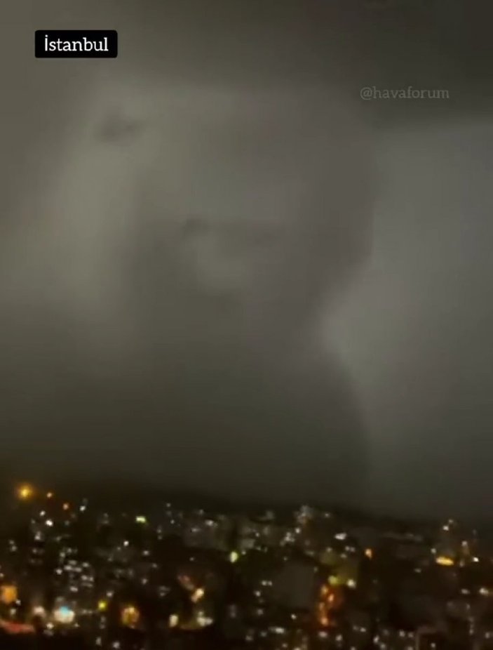 İstanbul'da insan silüetinde bulut meydana geldi