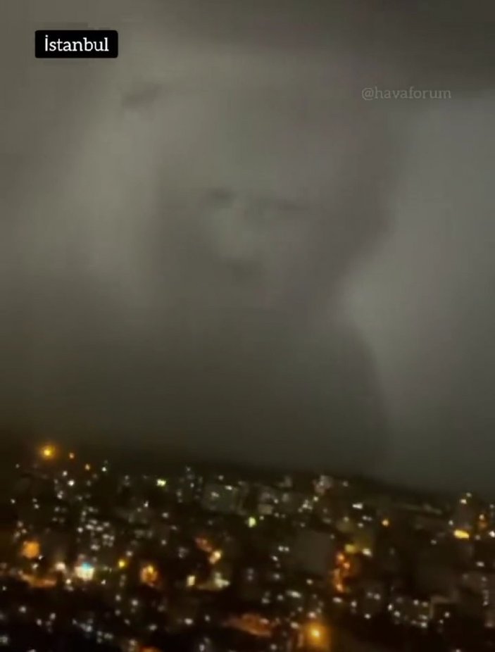 İstanbul'da insan silüetinde bulut meydana geldi