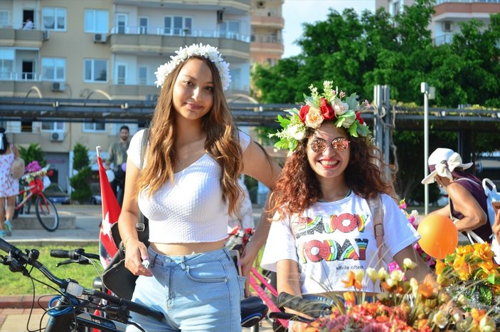 Türkiye'nin dört bir yanında Süslü Kadınlar Bisiklet Turu düzenlendi