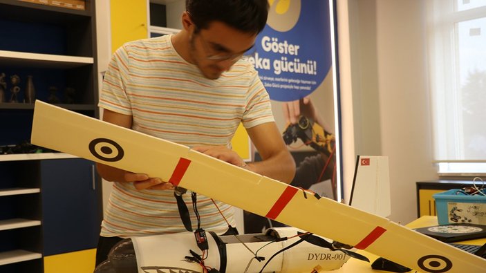 Yalova'da öğrenciler, afetlere karşı yapay zekalı model uçak geliştirdi