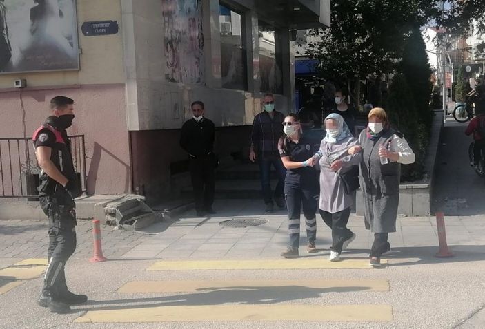 i Bolu'da bir adamın eşi ve sevgilisi birbirine girdi