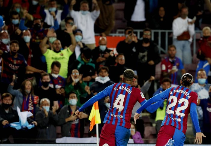 Barcelona son dakikada attığı golle beraberliğe razı oldu