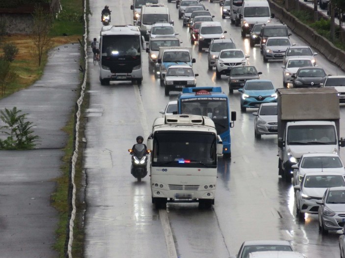 İstanbul'da sürücülerin yeni kabusu: Çakarlı minibüsler