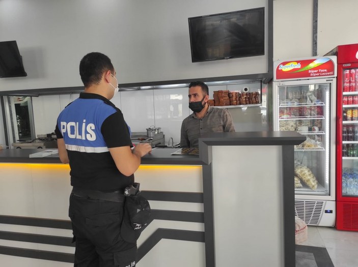 Cizre’de polis halkla kaynaşıyor
