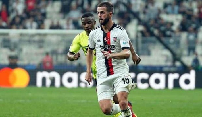 Miralem Pjanic ilk 11'e dönüyor