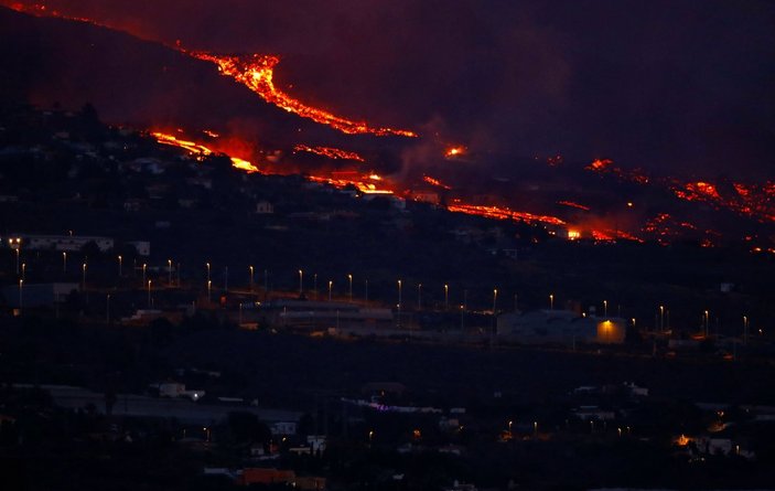 La Palma Yanardağı 100’den fazla evi kül etti