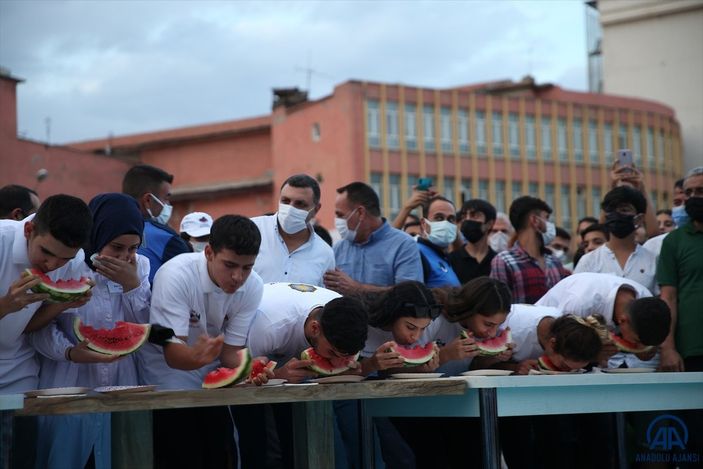 Diyarbakır'da karpuz festivalinin birincisi: 45 kilo 500 gram