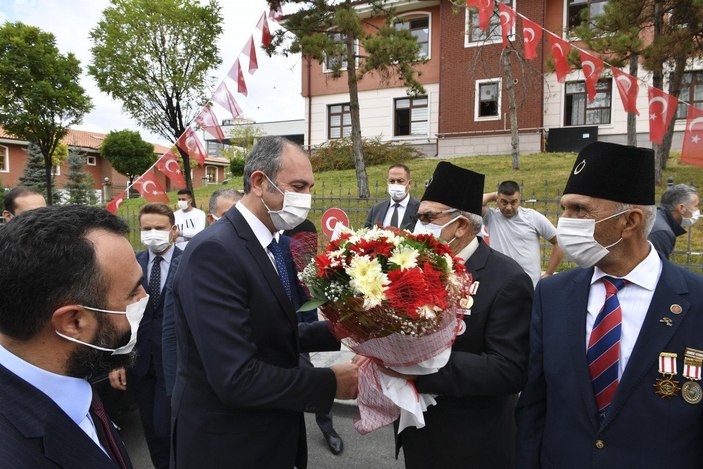 Abdulhamit Gül: Türkiye, terör örgütlerini dize getirebilecek güçtedir