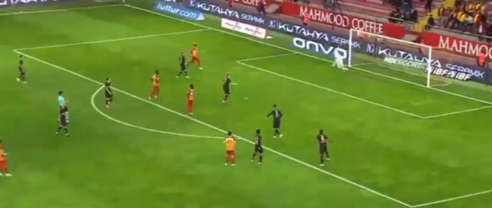 Emrah Başsan'dan klas gol